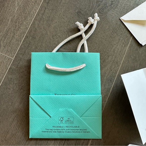 Authentic Tiffany small gift bag, box, ribbon & cards - Picture 3 of 15